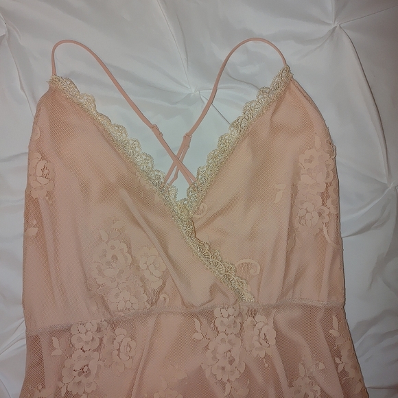 LOVERS + FRIENDS ART DECO LACE OVERLAY DRESS, BLUSH/CREAM XL - Picture 10 of 14